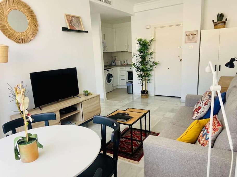 Urban Place In Close To With Garage Apartament *
